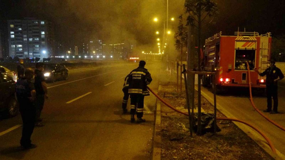 Kanalizasyondan çıkan duman ve kötü koku paniğe neden oldu