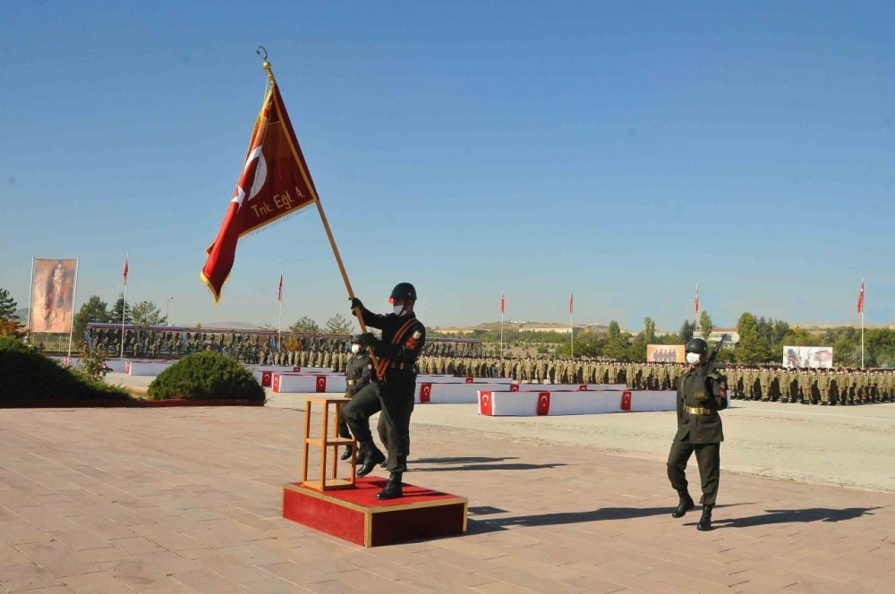 Acemi erbaş ve erler yemin etti