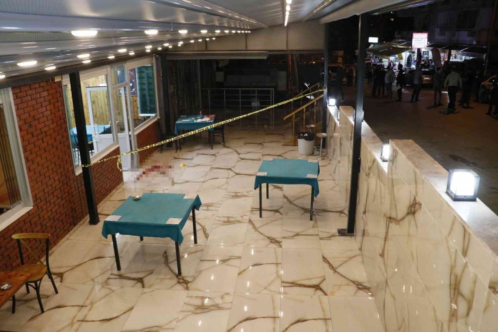 Adana'da bir emekli polis kahvehanede dehşet saçtı! 2 ölü