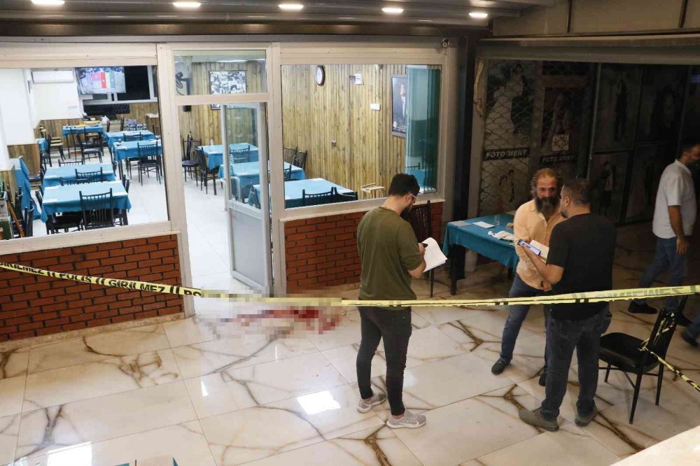 Adana'da bir emekli polis kahvehanede dehşet saçtı! 2 ölü