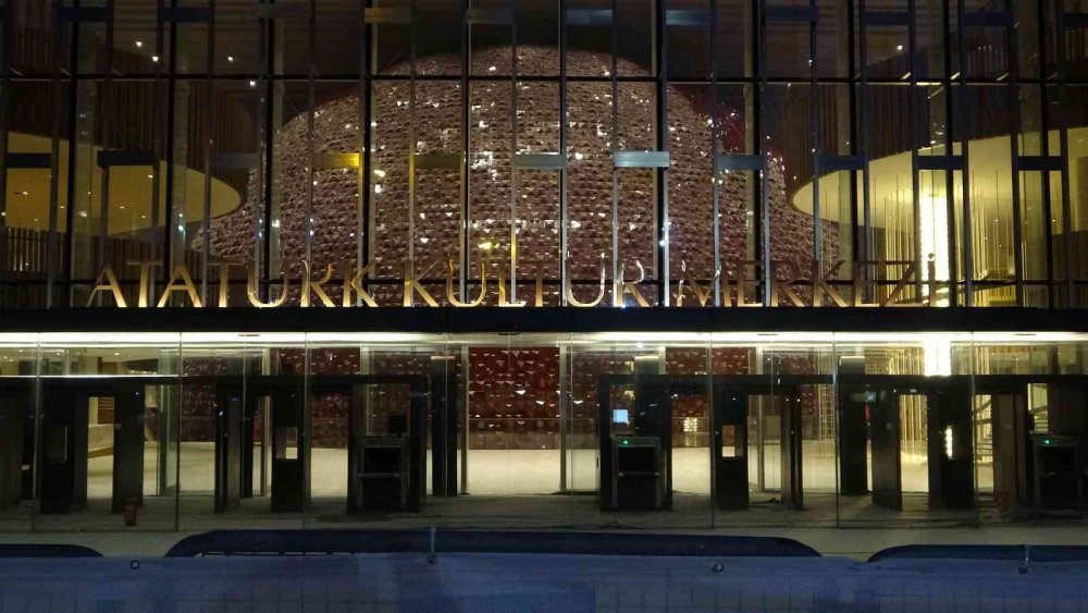 AKM 29 Ekim'e hazır! Işıklar yakıldı son rötuşlar yapıldı