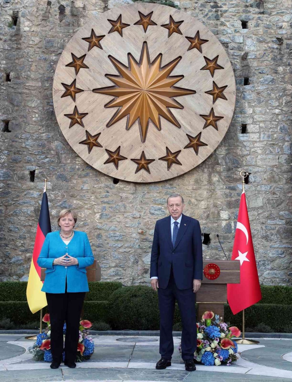 Erdoğan ile Merkel arasında güldüren diyalog
