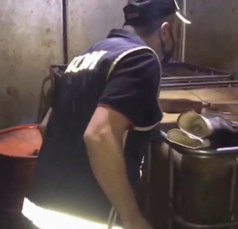 Gaziantep'te tır garajına kaçak akaryakıt operasyonu!