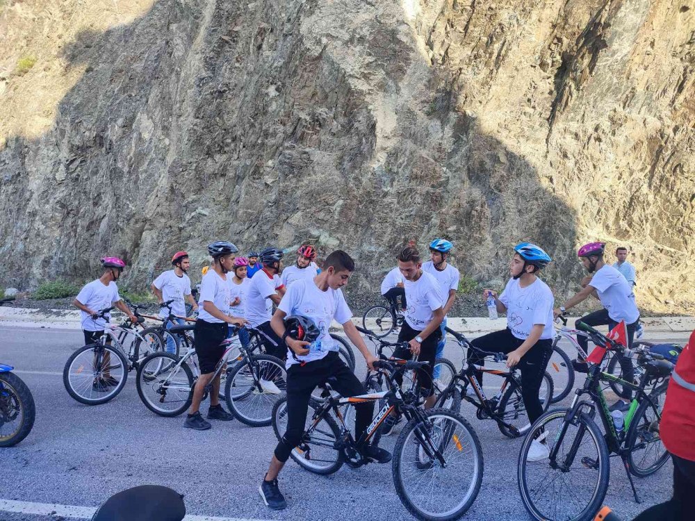 Hatay'da Suriyeli ve Türk vatandaşlar kardeşlik için pedal çevirdi