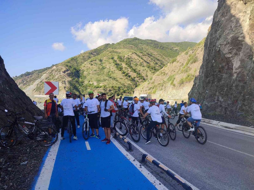 Hatay'da Suriyeli ve Türk vatandaşlar kardeşlik için pedal çevirdi