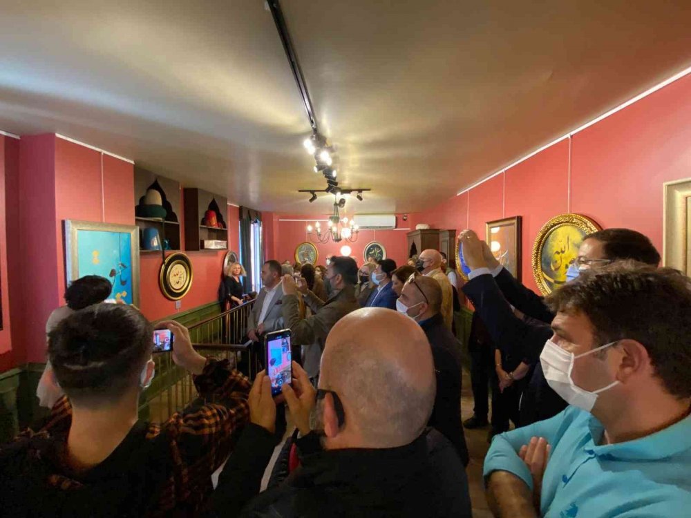 KahVEsanat Berceste eserleri Üsküdar’da sanat severlerle buluşturdu