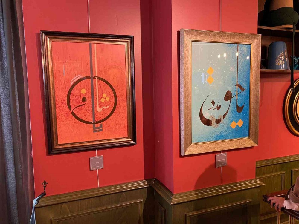 KahVEsanat Berceste eserleri Üsküdar’da sanat severlerle buluşturdu