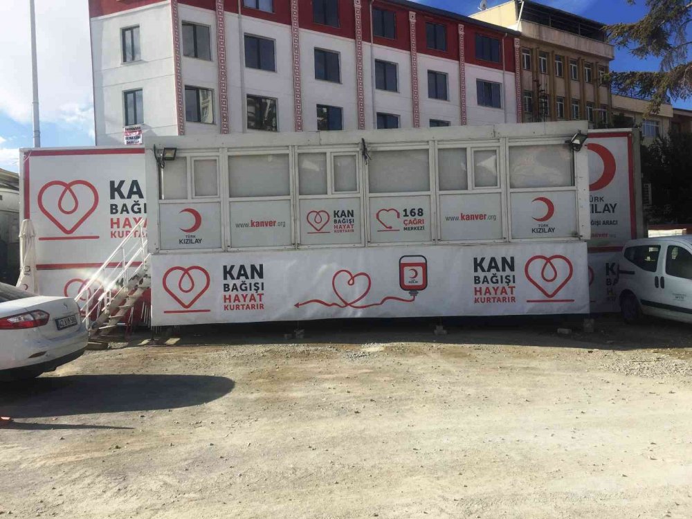 Kulu’da Kızılay kan alım tırında 3 günde 180 ünite kan toplandı