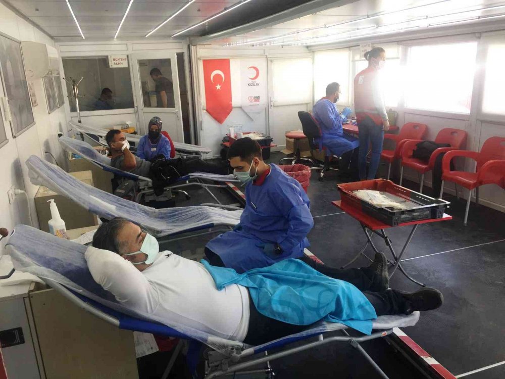 Kulu’da Kızılay kan alım tırında 3 günde 180 ünite kan toplandı