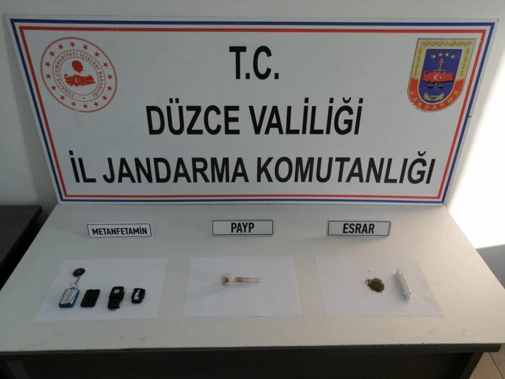 Otomobil kumandalarından uyuşturucu çıktı! 1 tutuklama