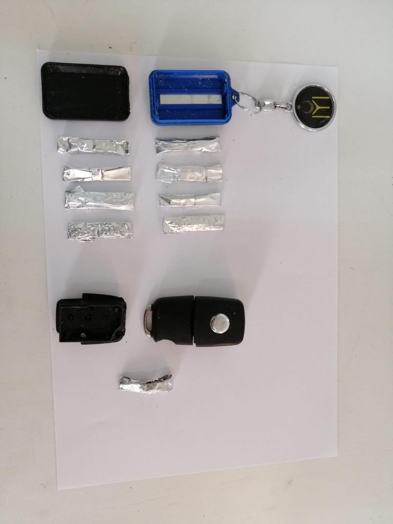 Otomobil kumandalarından uyuşturucu çıktı! 1 tutuklama