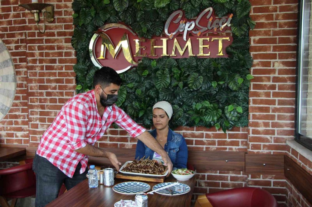 'En çok çöp şiş yeme' yarışmasında yeni rekor!