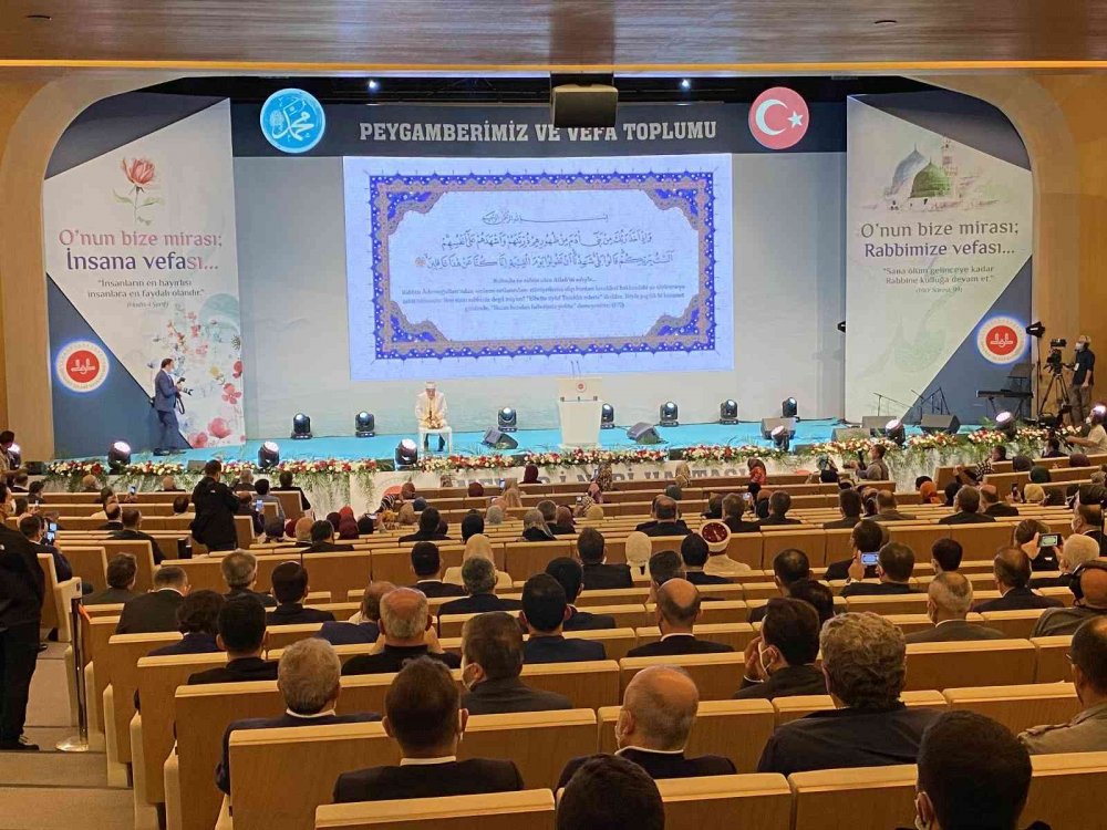 Mevlid-i Nebi Haftası açılış programı Büyük Çamlıca Camii’nde yapıldı
