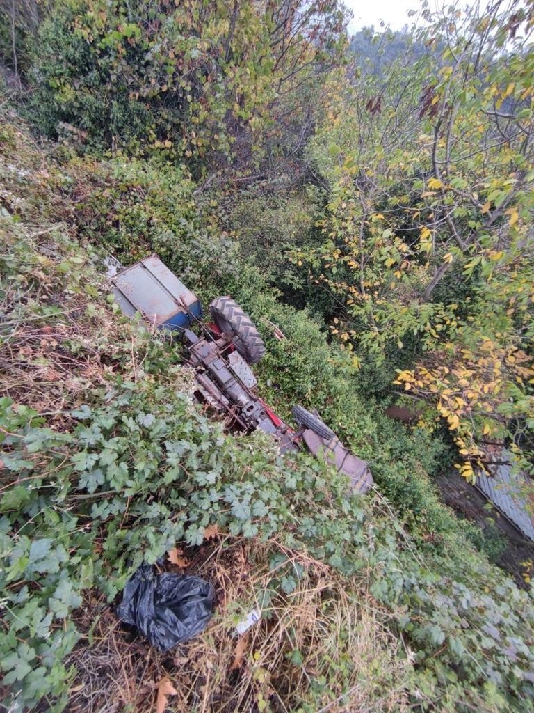 Salihli'de traktör takla attı! Mehmet Ceviz öldü 1 kişi yaralandı