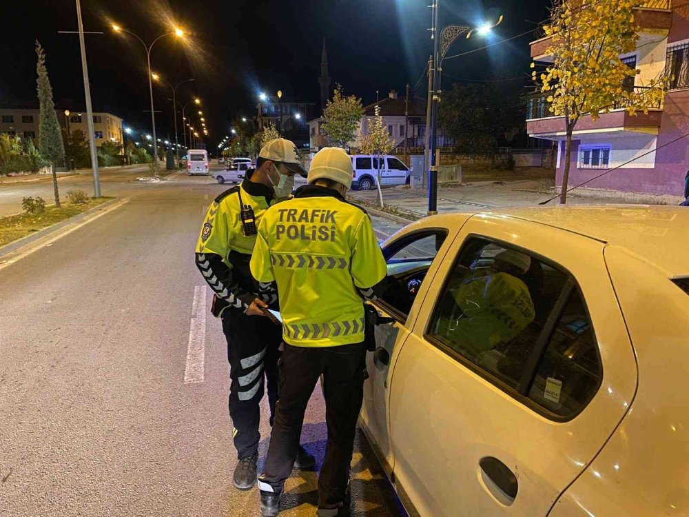 Bolvadin'de huzur denetimi! Kuralsızlara ceza yağdı