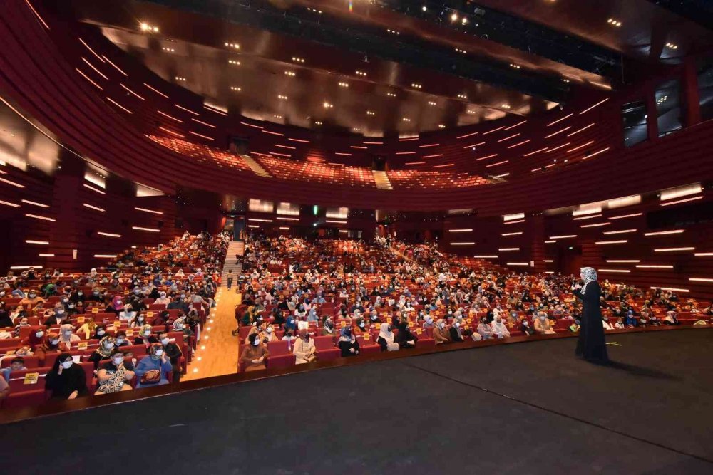 Konya Kitap Günleri'ne yıldız yağmuru! Ziyaretçiler akın akın geliyor