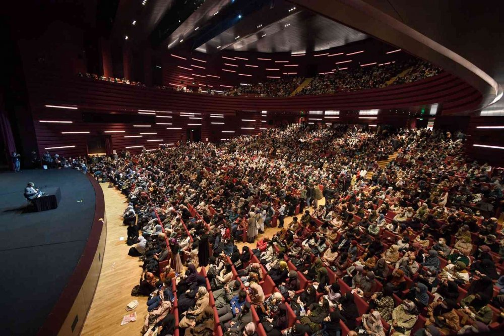 Konya Kitap Günleri'ne yıldız yağmuru! Ziyaretçiler akın akın geliyor