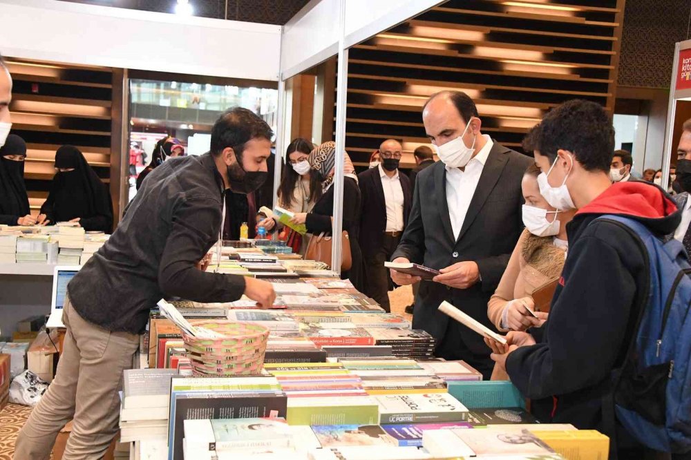 Konya Kitap Günleri'ne yıldız yağmuru! Ziyaretçiler akın akın geliyor