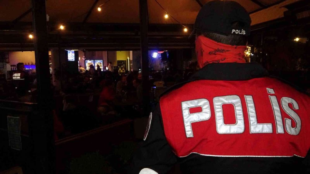 Asayiş ekipleri Bursa'da kuş uçurtmadı! 300 polisle eş zamanlı uygulama