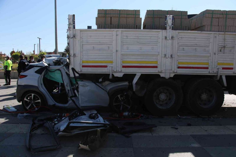 Ankara'da feci kaza! Nöbetten dönen doktor Rümeysa Şen hayatını kaybetti