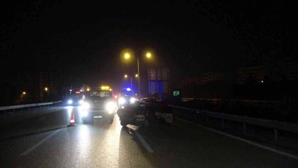 Bursa'daki kazada sağ koltukta oturan genç kız yaşamını yitirdi
