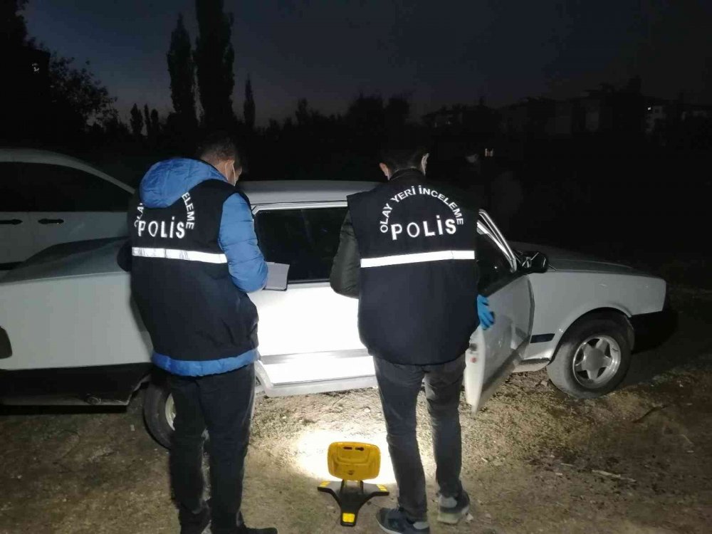 Çalıntı otomobille gün boyu gezdi! Yakalanan hırsıza ilk cezayı annesi kesti