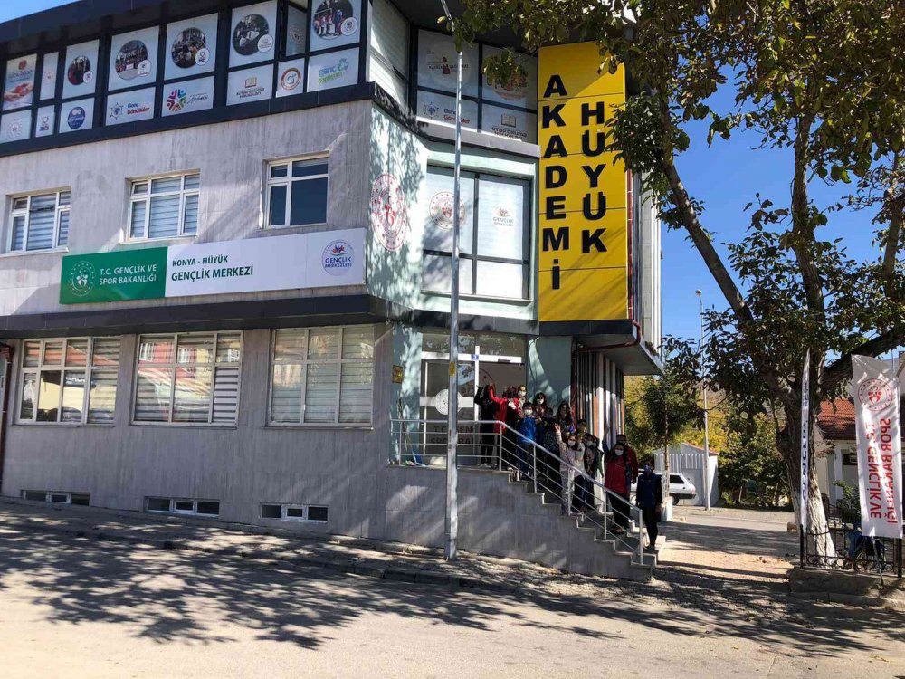 Akademi Hüyük’te kursları başladı