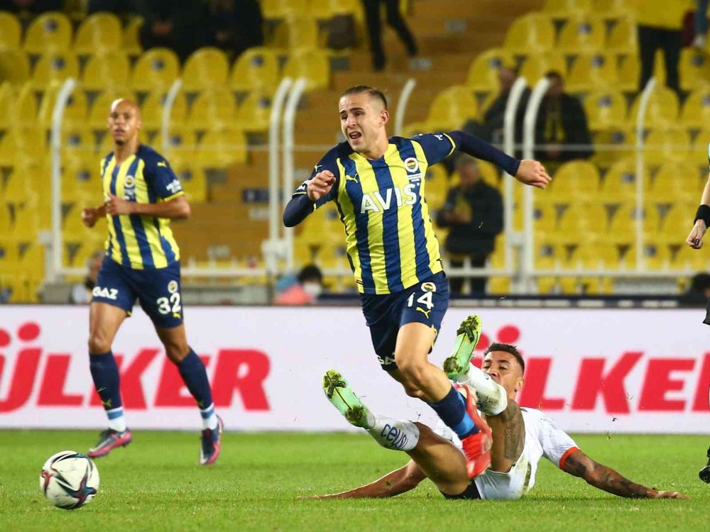 Fenerbahçe Kadıköy'de Alanyaspor'a 2-1 mağlup oldu