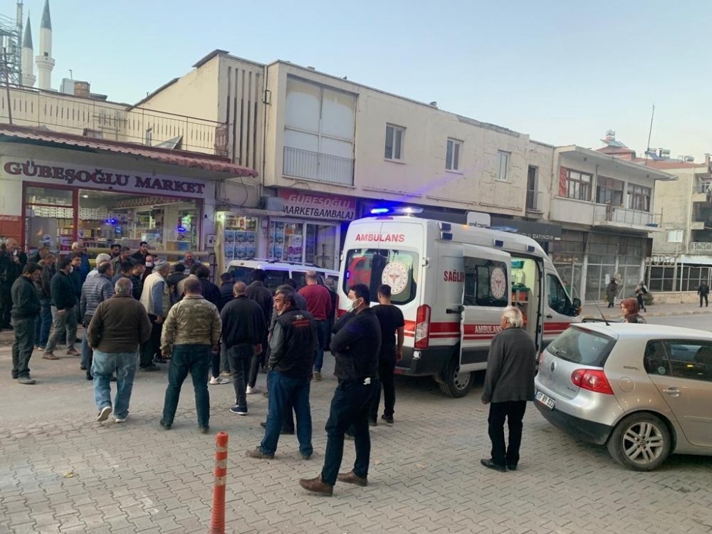 Kasksız motosiklet sürücüsü ölümden döndü!