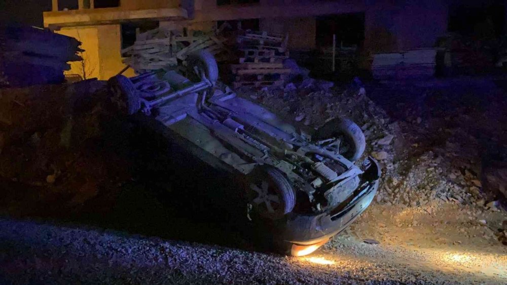 Kavga ihbarına giden polisten kaçarken araç takla attı! 3 şahıs kayıplara karıştı