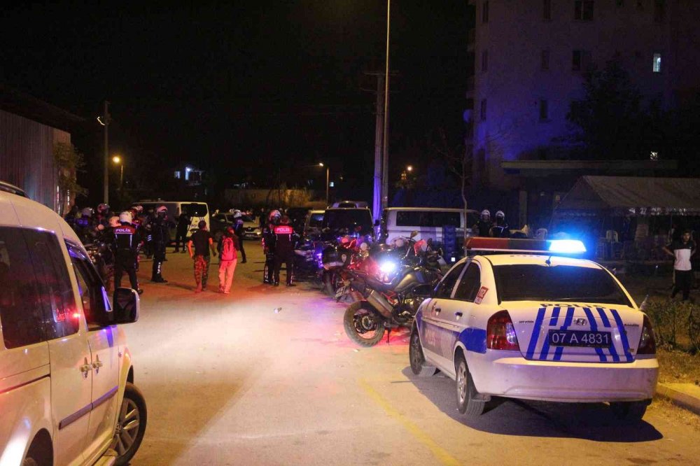 Sokak düğününde dehşet! Ortalık savaş alana döndü