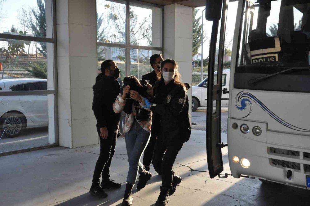 Karaman’da kız çocuklarına zorla fuhuş yaptıran 4'ü kadın 9 kişi yakalandı