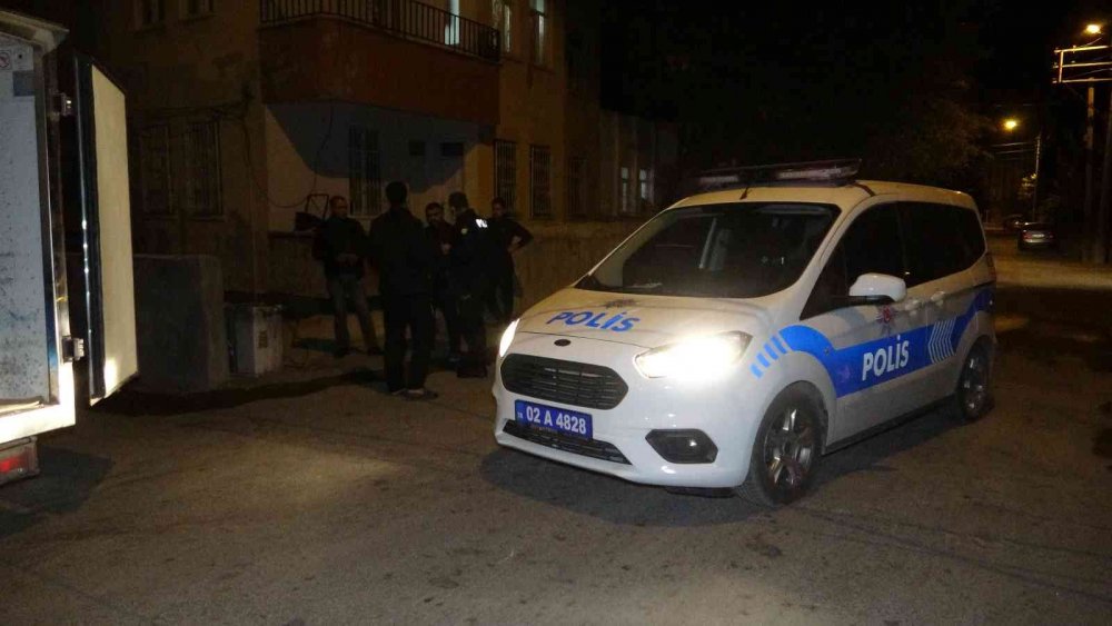 Mahalleliye yakalanan klima hırsızları sokak sokak kovalandı