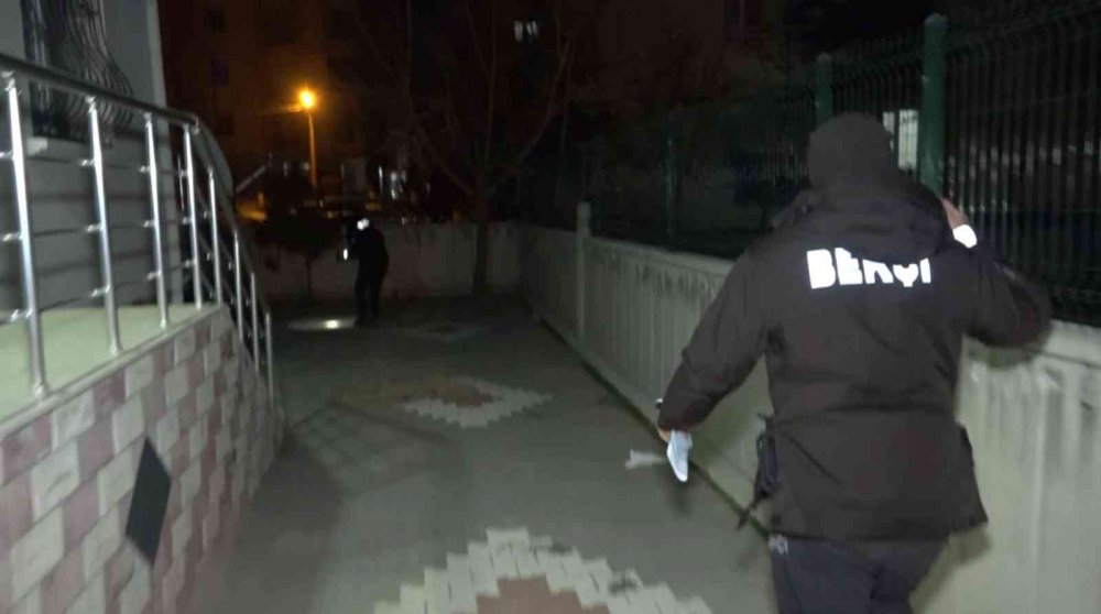 Aksaray'da film gibi gaspçı polis kovalamacası!