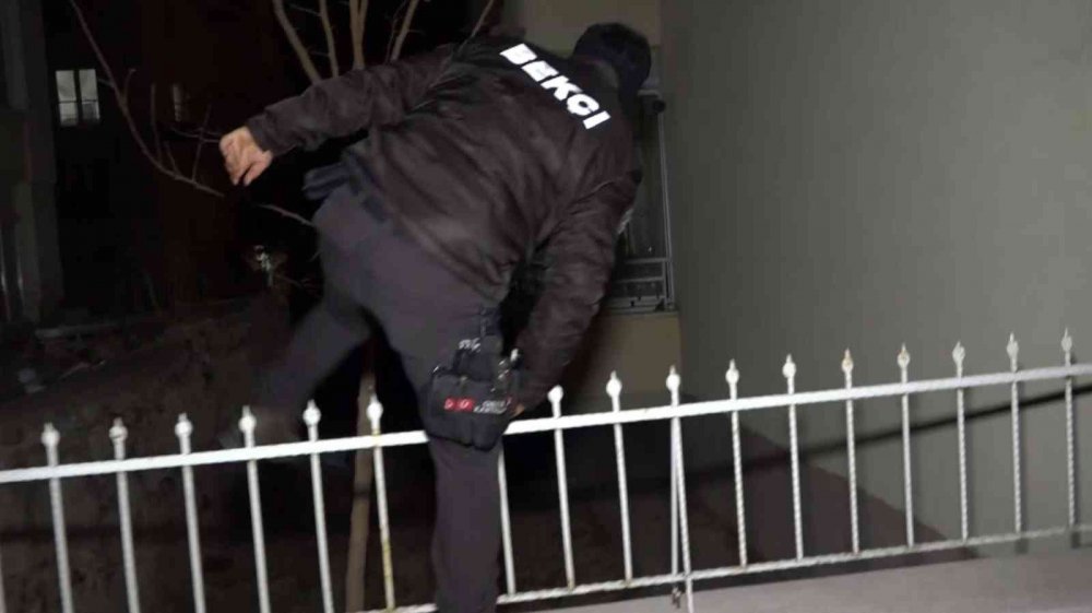 Aksaray'da film gibi gaspçı polis kovalamacası!