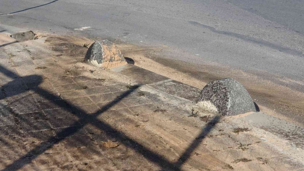Aşırı hız ölüm getirdi! Duvara çarpan panelvan taklalar attı! 1 ölü 2 ağır yaralı
