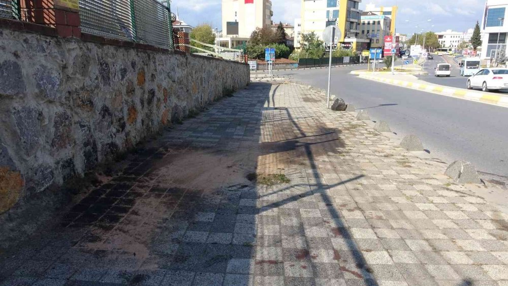 Aşırı hız ölüm getirdi! Duvara çarpan panelvan taklalar attı! 1 ölü 2 ağır yaralı