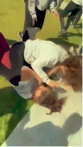 Durum vahim! Liseli genç kızların sosyal medya tartışması böyle bitti!