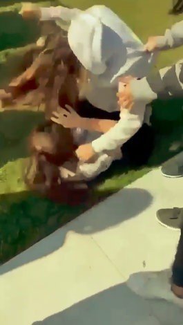 Durum vahim! Liseli genç kızların sosyal medya tartışması böyle bitti!