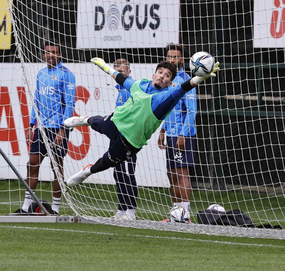 Fenerbahçe Konyaspor maçı hazırlıklarını tamamladı