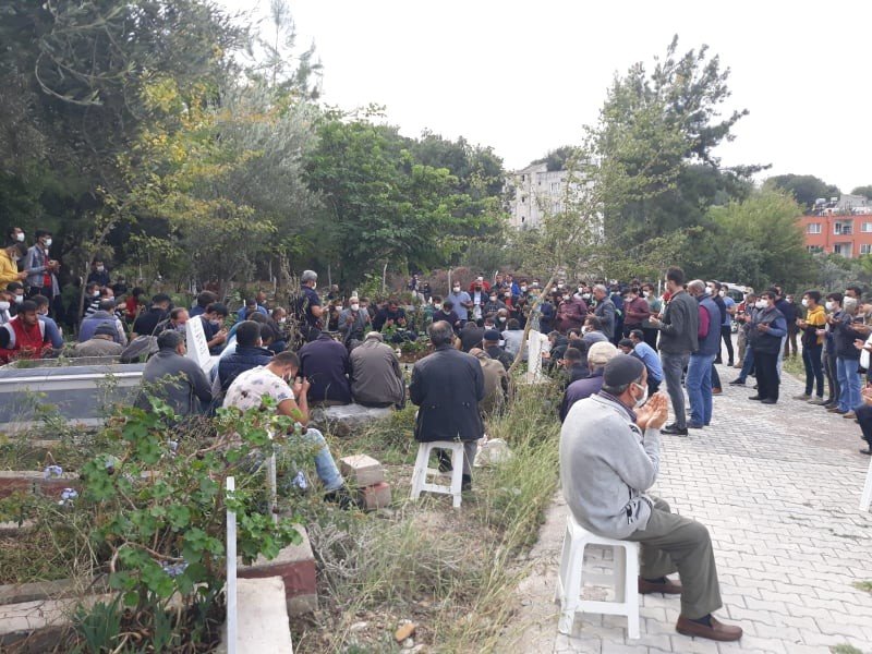 Devriye atarken kazada ölen güvenlik koruyucusu Mustafa Çetin dualarla toprağa verildi