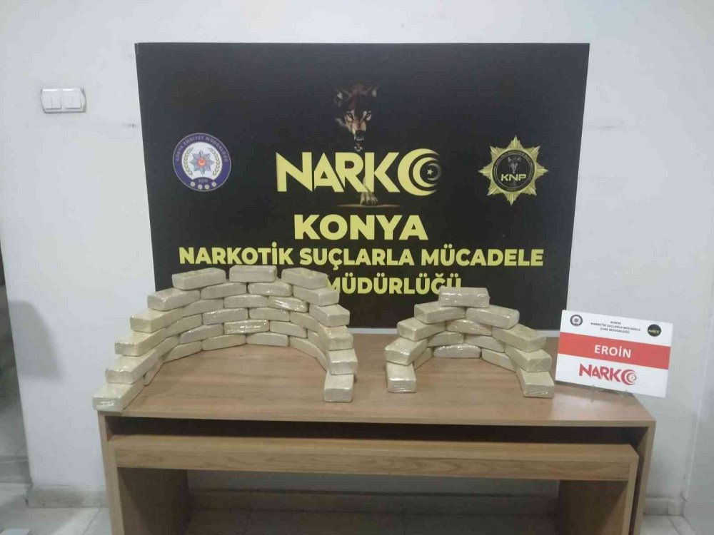 Konya'da kilolarca eroinle yakalanan polisin uyuşturucu yakalamaktan ödül aldığı ortaya çıktı