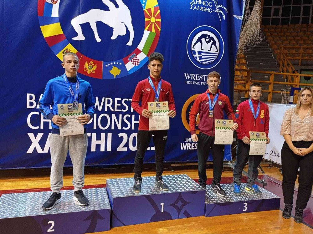 Konyalı güreşçi Cihat Dur sözünü tuttu! Yunanistan'dan altın madalya ile döndü