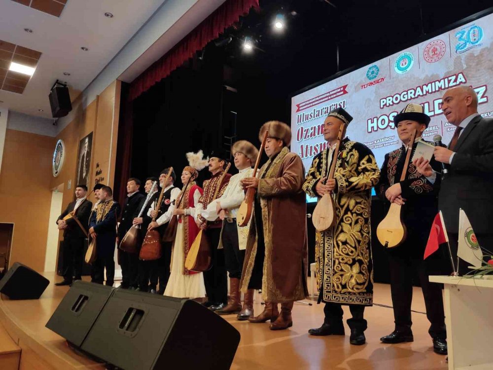 Türk dünyasının usta ozanları bağımsızlığın 30'uncu yılında Ankara’da atıştı