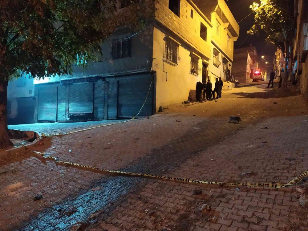 Komşula ailelerin alacak verecek kavgası kanlı bitti! 2’si ağır 5 yaralı
