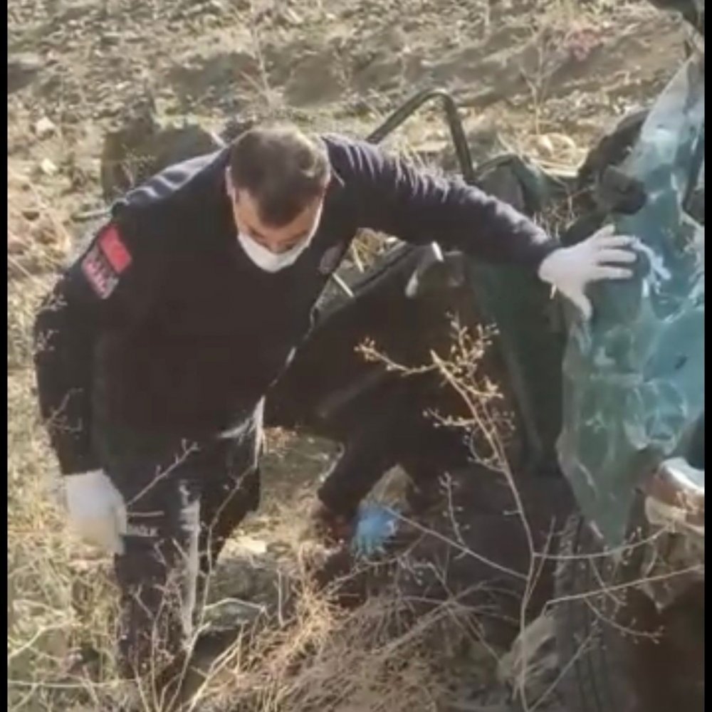 Pozantı'da otomobil uçuruma yuvarlandı! 1 ölü 2 yaralı
