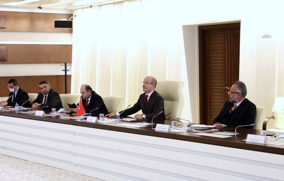 Azerbaycan Eğitim Bakanı Amrullayev YÖK Başkanı Özvar’ı ziyaret etti