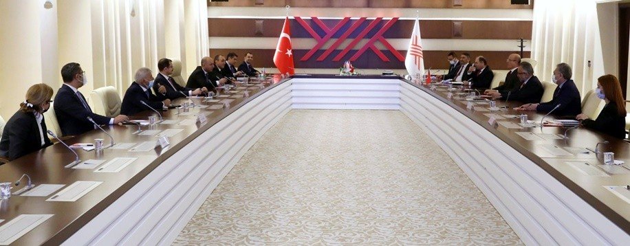 Azerbaycan Eğitim Bakanı Amrullayev YÖK Başkanı Özvar’ı ziyaret etti