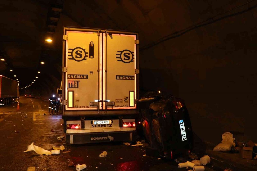 Kırkgeçit Tünelleri'nde feci kaza! 2'si tır 4 araç birbirine girdi