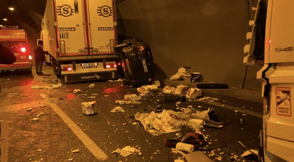 Kırkgeçit Tünelleri'nde feci kaza! 2'si tır 4 araç birbirine girdi